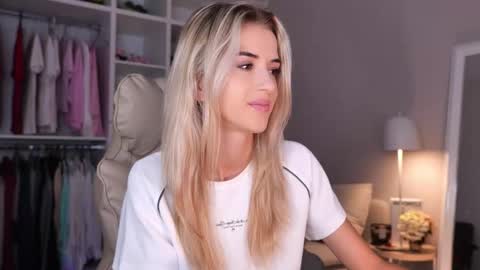 entya online show from 09-27-25, 08:41