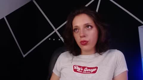 Snapshot of enyeldruru chatting on 03-18-26, 05:54 ENYEL online show from 03-18-26, 05:54