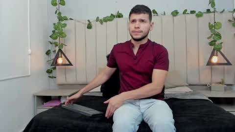 Snapshot of enzo_rivas chatting on 11-07-25, 02:17 ENZO online show from 11-07-25, 02:17