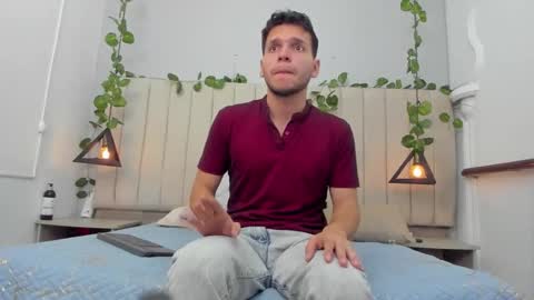 Snapshot of enzo_rivas chatting on 12-04-25, 03:10 ENZO online show from 12-04-25, 03:10