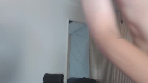 Snapshot of enzo_steel chatting on 09-20-25, 06:47 enzo_steel online show from 09-20-25, 06:47