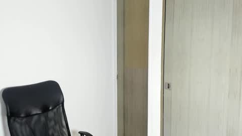 Enzo Aren online show from 11-13-25, 06:18