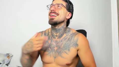 Enzo Aren online show from 11-25-25, 11:16