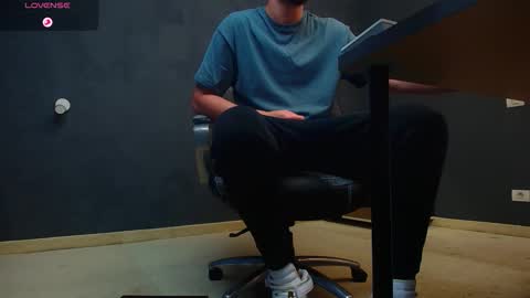 EnzoRace online show from 10-15-25, 10:04