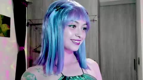 Leyla online show from 10-30-25, 11:49