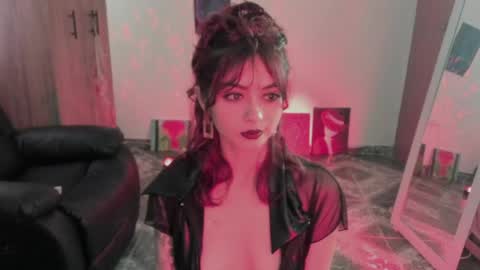 Snapshot of ephemeral_hot chatting on 04-30-26, 10:03 Leyla online show from 04-30-26, 10:03