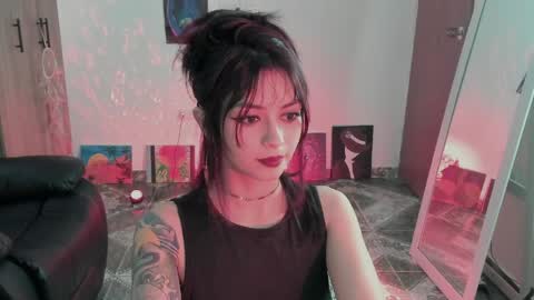 Snapshot of ephemeral_hot chatting on 05-13-26, 08:38 Leyla online show from 05-13-26, 08:38