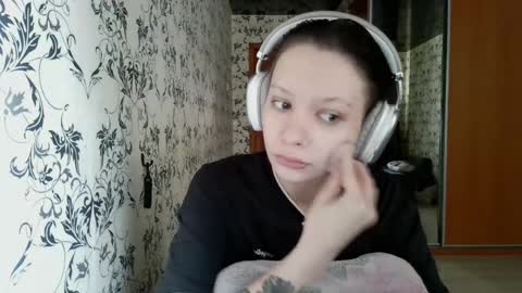 Lucy NEXT STREAM January 5 HNY  online show from 04-11-26, 07:24