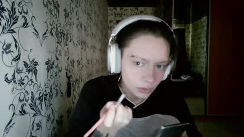 Lucy NEXT STREAM January 5 HNY  online show from 04-11-26, 07:45