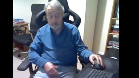 erasmus_d online show from 12-24-24, 05:44