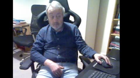 erasmus_d online show from 01-10-25, 06:38