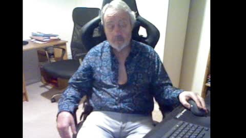 erasmus_d online show from 02-02-25, 05:59
