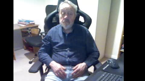 erasmus_d online show from 03-02-25, 06:40