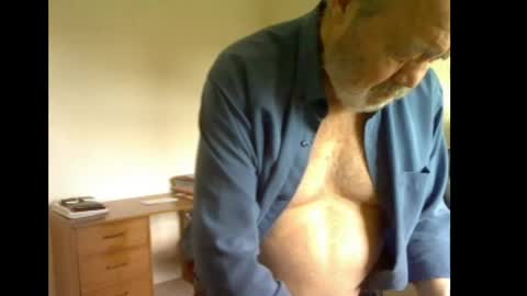 Snapshot of erasmus_d chatting on 05-13-26, 05:10 erasmus_d online show from 05-13-26, 05:10