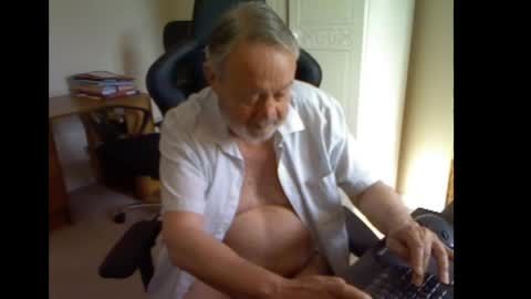 Snapshot of erasmus_d chatting on 05-28-26, 04:26 erasmus_d online show from 05-28-26, 04:26