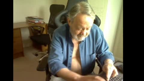 Snapshot of erasmus_d chatting on 06-01-26, 05:03 erasmus_d online show from 06-01-26, 05:03