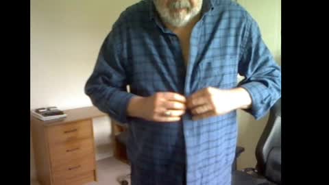 Snapshot of erasmus_d chatting on 06-06-26, 05:06 erasmus_d online show from 06-06-26, 05:06