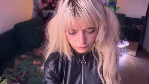 Snapshot of erectioneeering chatting on 10-06-25, 11:29 Alissa online show from 10-06-25, 11:29