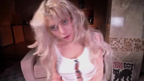 Snapshot of erectioneeering chatting on 01-15-26, 08:23 Alissa online show from 01-15-26, 08:23