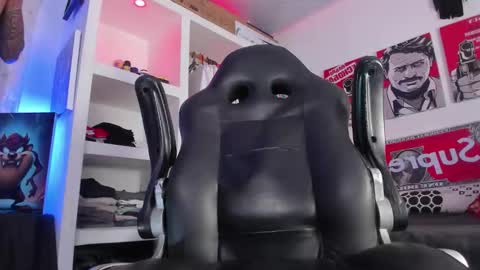 Tht BOSS Eren online show from 11-14-25, 09:24