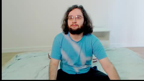 Snapshot of eren_jaeger2000 chatting on 05-10-26, 04:28 Eren online show from 05-10-26, 04:28