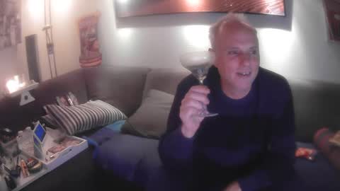 Snapshot of eric204 chatting on 12-08-24, 06:50 Eric online show from 12-08-24, 06:50