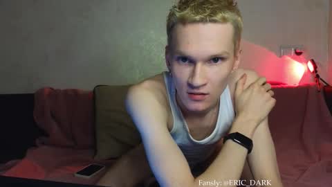 Snapshot of eric_dark chatting on 10-12-25, 06:51 Eric online show from 10-12-25, 06:51