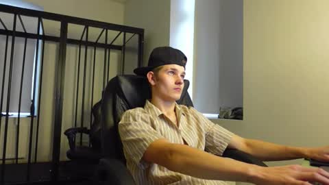Snapshot of eric_poston chatting on 10-10-25, 12:15 online show from 10-10-25, 12:15
