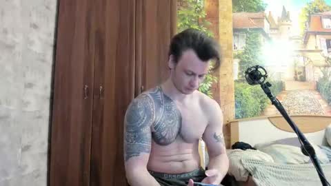 Eric online show from 11-10-25, 01:37