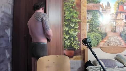 Eric online show from 12-01-25, 02:16