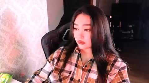 Erica Wayne online show from 12-15-25, 01:32