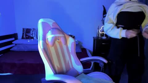 Erica online show from 01-18-25, 06:03