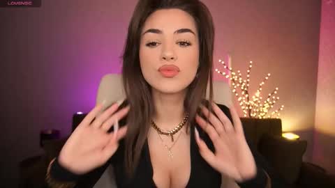 Erica online show from 11-17-25, 06:52