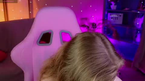 Erica online show from 06-27-26, 12:33