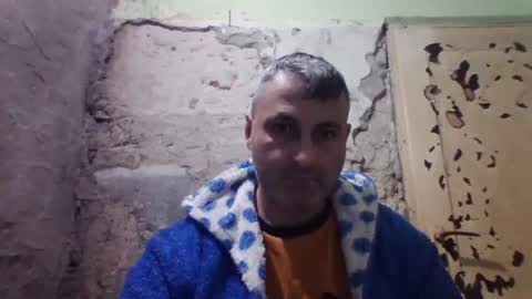 Snapshot of ericboy32 chatting on 01-11-26, 02:22 eric online show from 01-11-26, 02:22