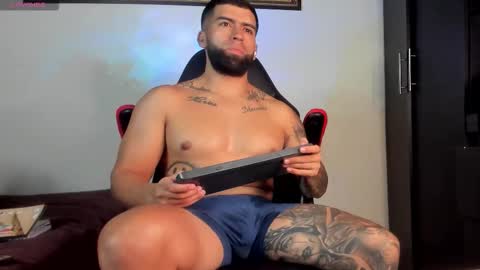 Snapshot of erick_blake_ chatting on 10-20-25, 04:46 my online show from 10-20-25, 04:46