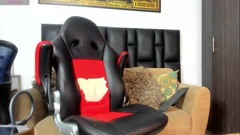 Snapshot of erick_blake_ chatting on 12-15-25, 04:39 my online show from 12-15-25, 04:39