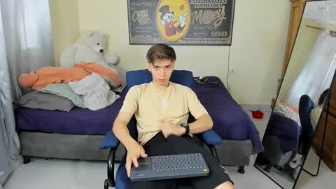 Snapshot of erick_de_rossee chatting on 10-06-25, 06:38 erick_de_rossee online show from 10-06-25, 06:38