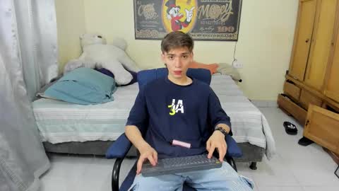 Snapshot of erick_de_rossee chatting on 12-04-25, 07:00 erick_de_rossee online show from 12-04-25, 07:00