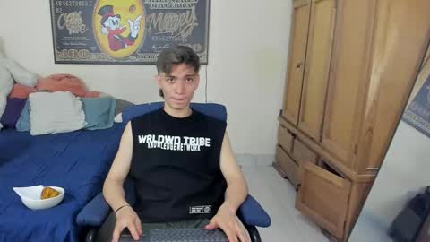 Snapshot of erick_de_rossee chatting on 12-21-25, 05:42 erick_de_rossee online show from 12-21-25, 05:42