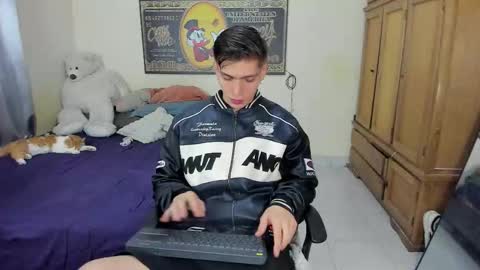 Snapshot of erick_de_rossee chatting on 01-09-26, 08:32 erick_de_rossee online show from 01-09-26, 08:32