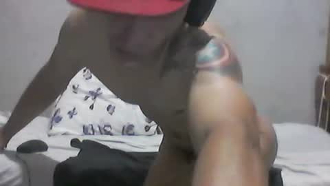 Snapshot of erickfitnes chatting on 02-24-26, 01:47 Masturbation online show from 02-24-26, 01:47