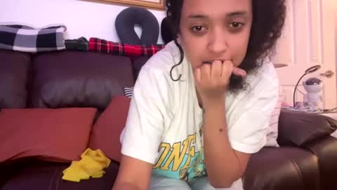 Lea  Erik online show from 12-24-24, 03:37