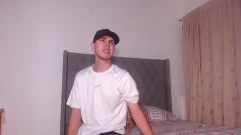 Snapshot of erik_rodriguez chatting on 05-30-26, 08:22 Erik rodriguez online show from 05-30-26, 08:22