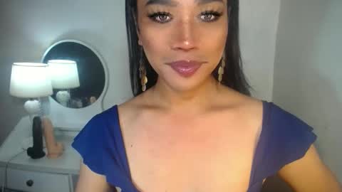 Snapshot of erika_madrigal chatting on 09-18-25, 10:12 erika_madrigal online show from 09-18-25, 10:12