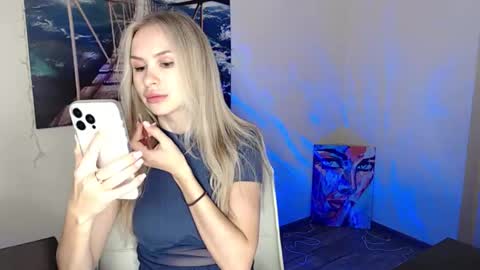 Erika online show from 10-08-25, 11:52