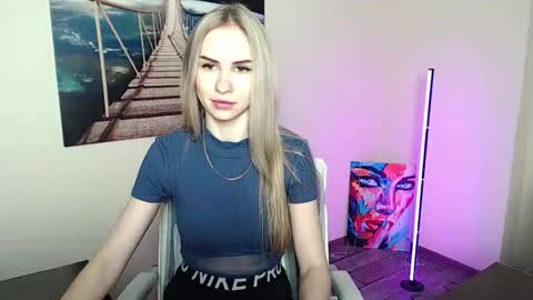 Snapshot of erikagavin chatting on 05-12-26, 11:51 Erika online show from 05-12-26, 11:51