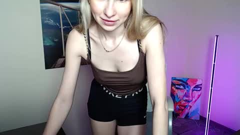 Snapshot of erikagavin chatting on 05-22-26, 01:17 Erika online show from 05-22-26, 01:17
