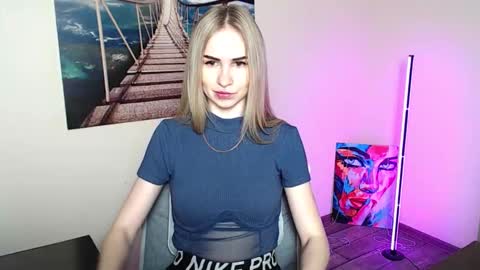 Snapshot of erikagavin chatting on 06-05-26, 11:49 Erika online show from 06-05-26, 11:49