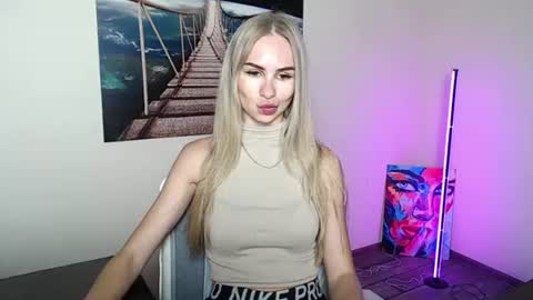 Erika online show from 07-06-26, 12:02